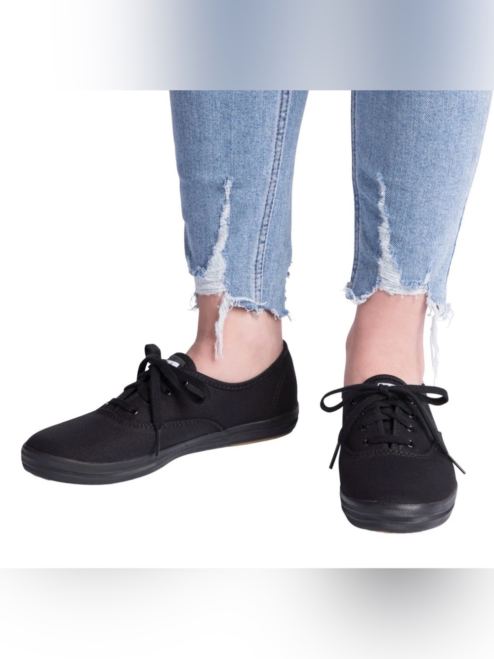 Universal Thread Black Ked Sneakers Size 9